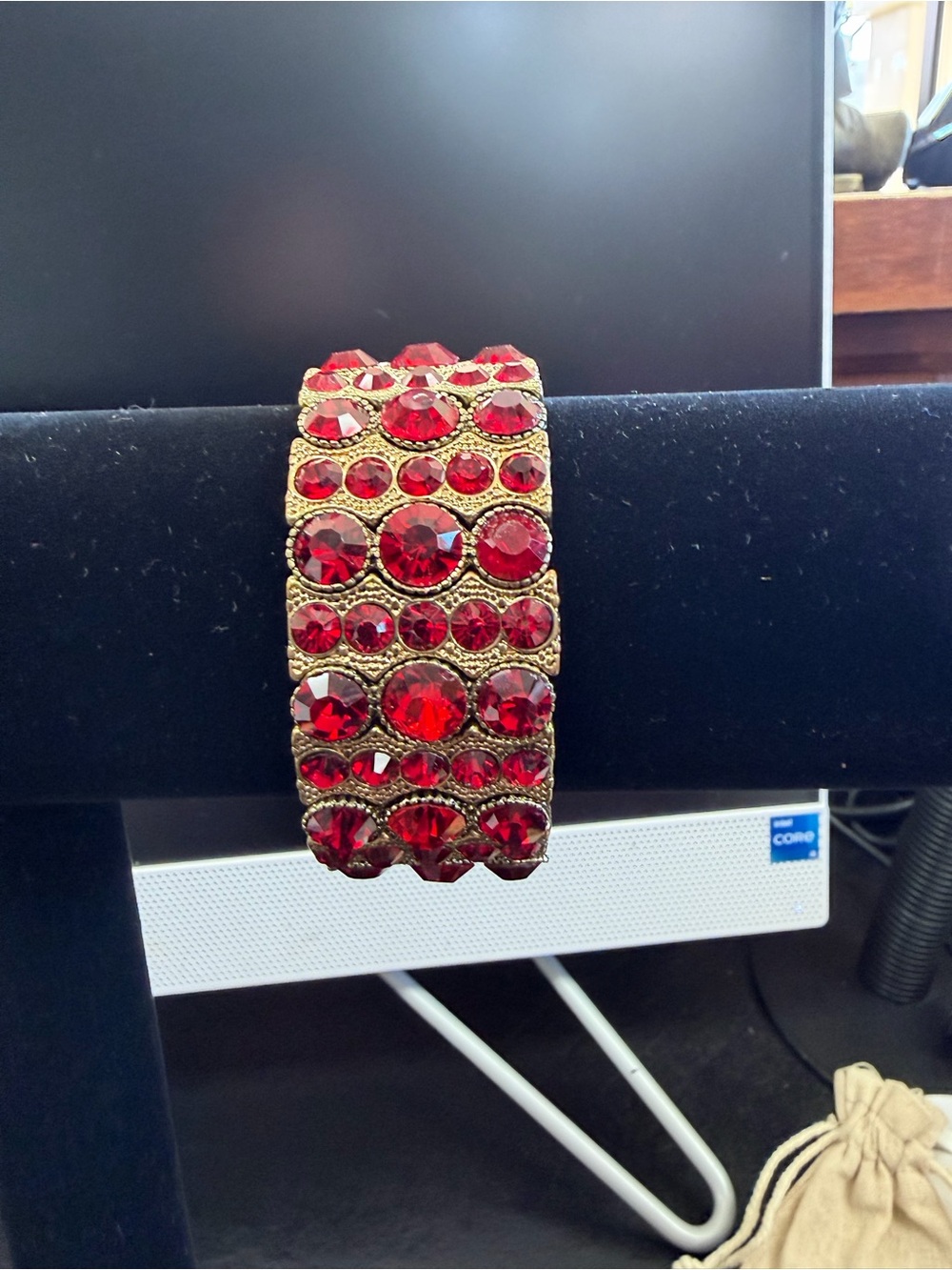 Red Crystal Stretch Bracelet - Elegant Women's Jewelry
